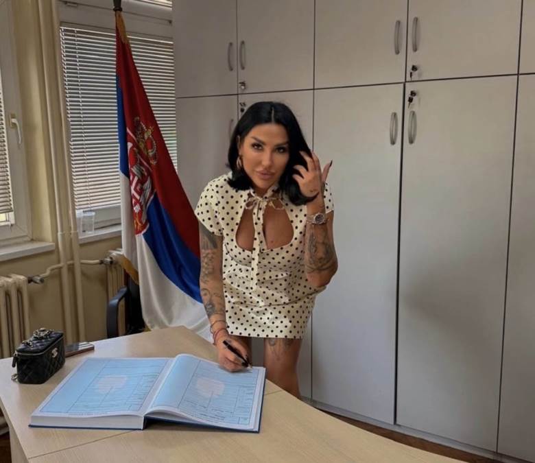 "Gde piše da moramo da živimo zajedno?": Tijana Ajfon šokirala priznanjem o tajnom braku, muž mlađi od nje