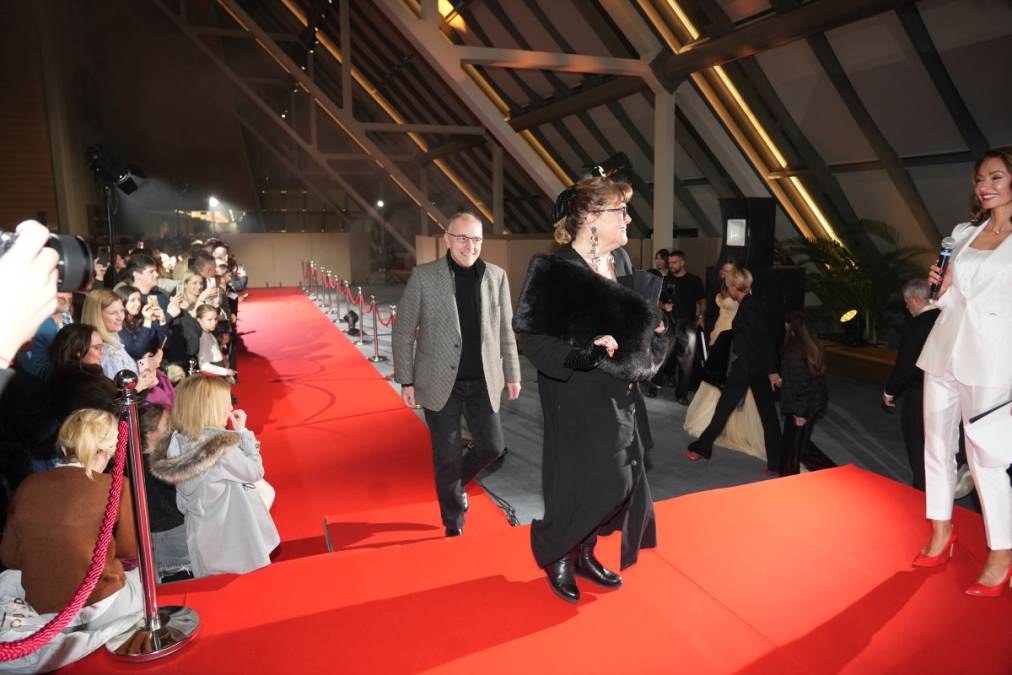 Za ćerku našeg čuvenog glumca kažu da je rasturila brak Vesni Čipčič: Bivšem dala 23 godine pa smuvala oca Tee Tairović