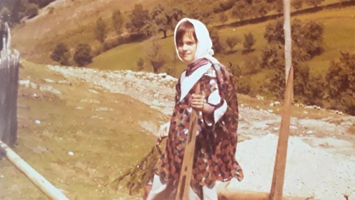 "Dok sam čuvala krave, maštala sam o belom svetu": Bila je Armanijeva muza, pa modne piste zamenila radom u pekari