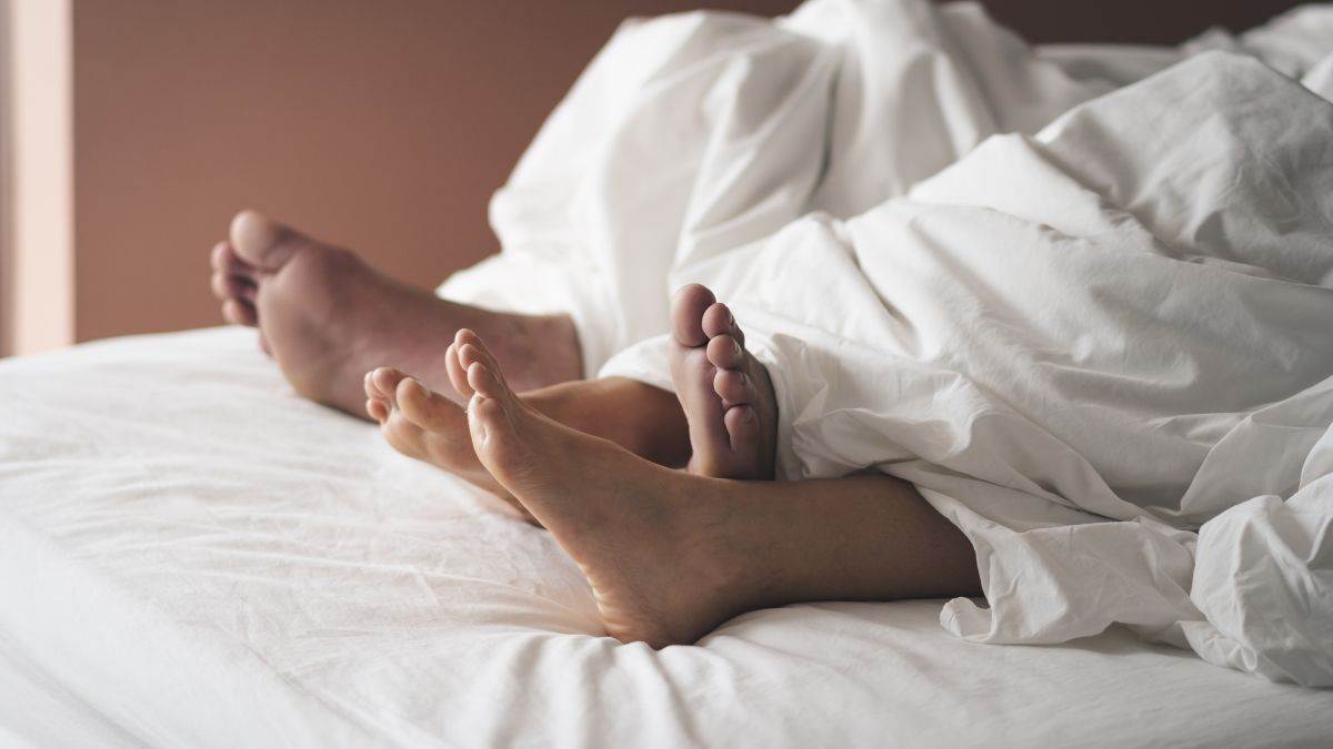 Zašto vam se tresu noge posle se*sa? Telo jedva 