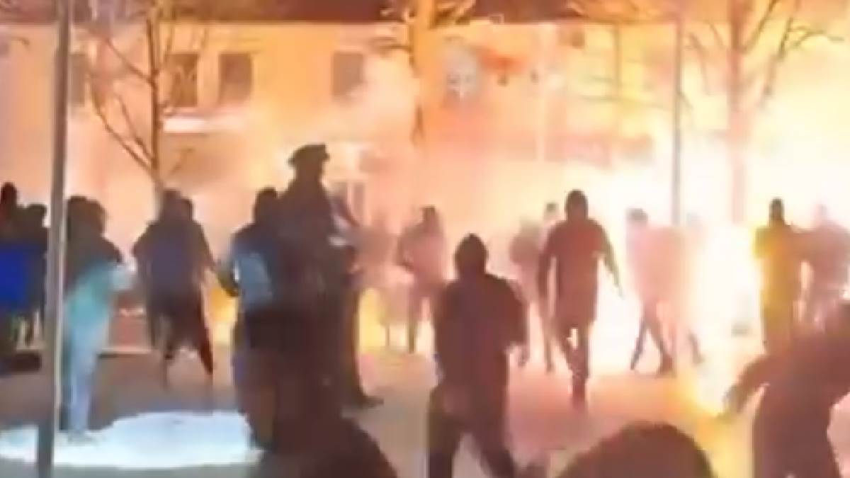 Veliki sukob navijača pred Partizanovu utakmicu: Ima povređenih u sukobu Grobara i Vojvoda u centru Nikšića