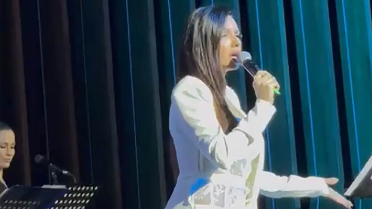 Tanja Savić hitno prekinula nastup, bina počela da se urušava: Nastao haos, molila fanove da ne prilaze