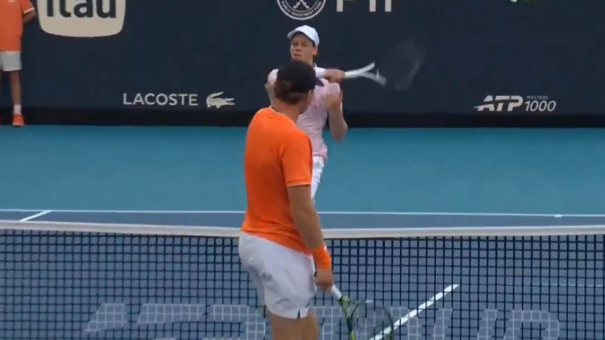 Janika Sinera zbog ovoga niko ne voli od kolega: Iz sve snage napucao mladog Amerikanca