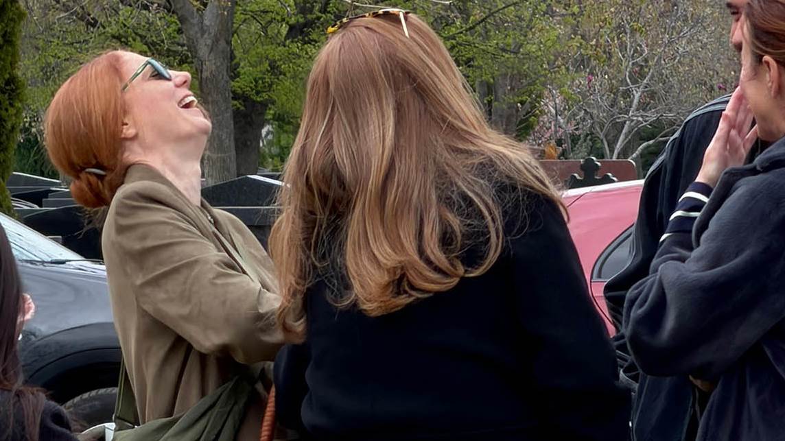 Ori se groblje od smeha na pomenu Marinku Madžgalju: Zabeležili smo neobičnu situaciju, a potom usledila bolna scena