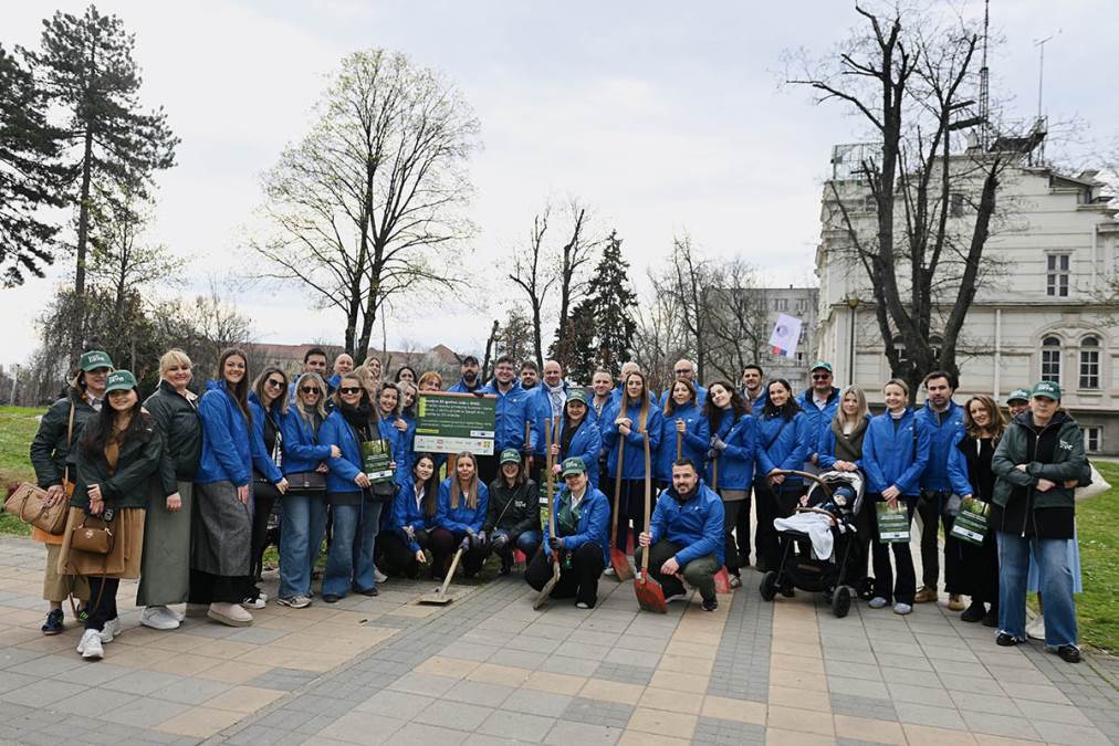 ZASADI DRVO: WMG I AHK OBELEŽILI JUBILEJ SADNJOM U BEOGRADU