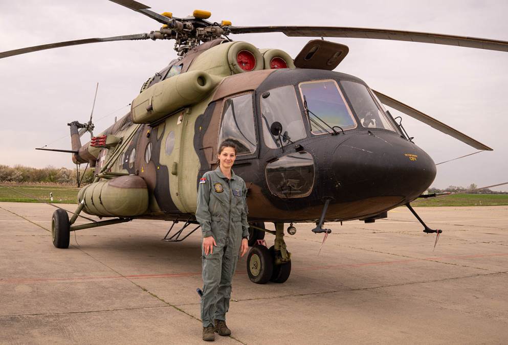 "Mašina ne zna da li upravlja muško ili žensko": Jelena Stević nam otkriva kako se upisala u istoriju Vojske Srbije