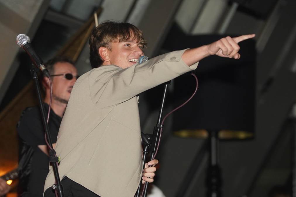 Jakov Jozinović uhvaćen na slavlju Viktora Živojinovića: Zbog njega se juče Srbija digla na noge, on uživao s pevačicama