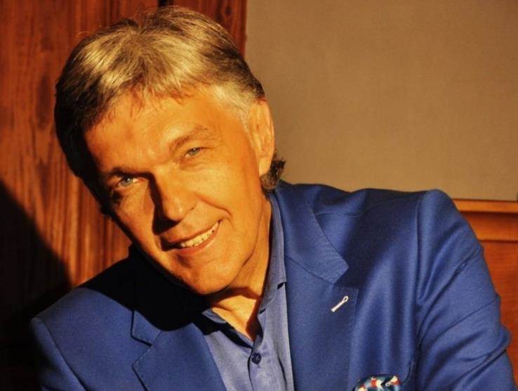 Poznato vreme i mesto sahrane Mikana Kozomore: Porodica objavila umrlicu, iza sebe ostavio dva sina