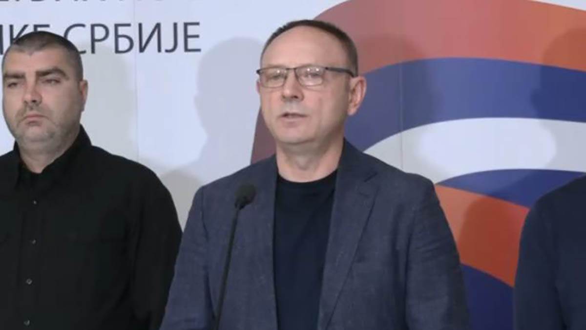 "Pronađen je veliki broj petardi, gas maski i topovskih udara": Direktor policije o pretresu u zgradi Rektorata