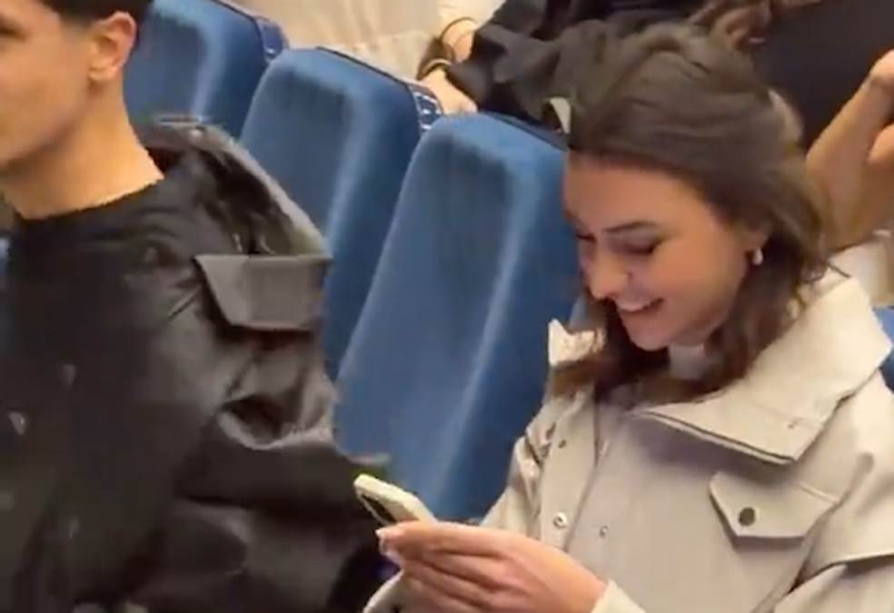 Influenserka iz Hrvatske u prvom redu na koncertu Jakova Jozinovića: Osvojila region, pa smuvala slavnog Srbina (Video)