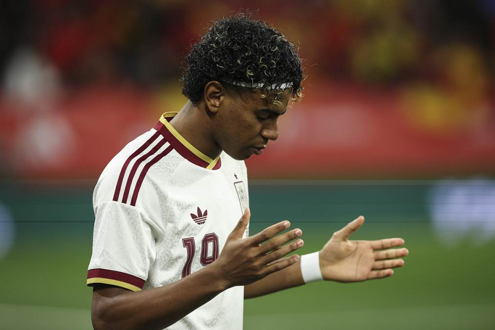 "Ko ne skače, taj je musliman": Zbog pokliča na meču Španije nastao haos, oglasio se i Lamin Jamal