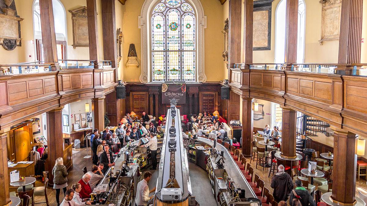 300 godina staru crkvu pretvorili u restoran: Iznenađujući enterijer 