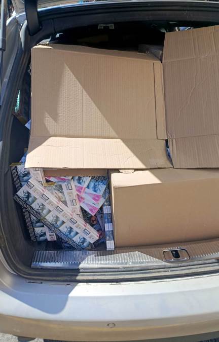 Kod Raške otkriven auto pun cigareta: Uhapšen mladić, oštećen budžet Srbije za 4 miliona dinara 