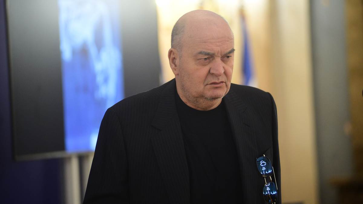 "Ne volim nijednu zastavu, kad čujem Hej Sloveni ustanem i vidim njih": Duško Vujošević drhtavim glasom žalio