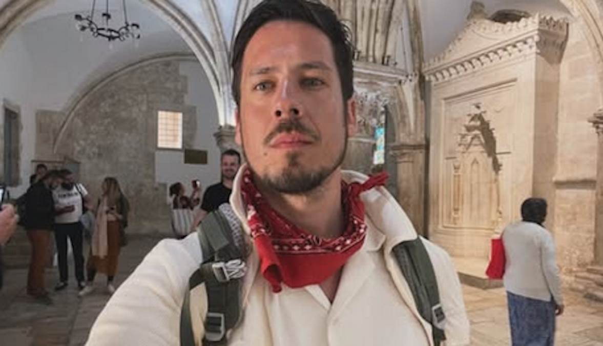 "Ovde je Isus održao poslednju večeru": Pevač se oglasio iz Jerusalima, Sveti Sava kupio sobu u kojoj je sedeo Hrist