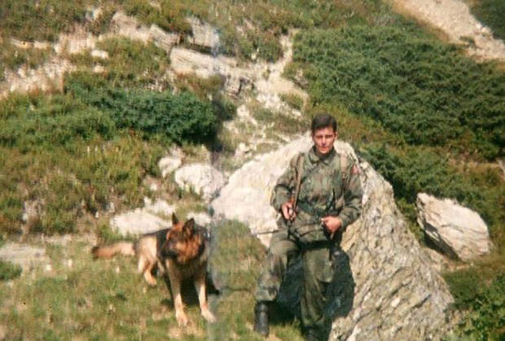 Bio je dostojanstven, hrabar i odan, poginuo je sa vojnicima na Košarama: Priča o psu koji je dobio čin majora 