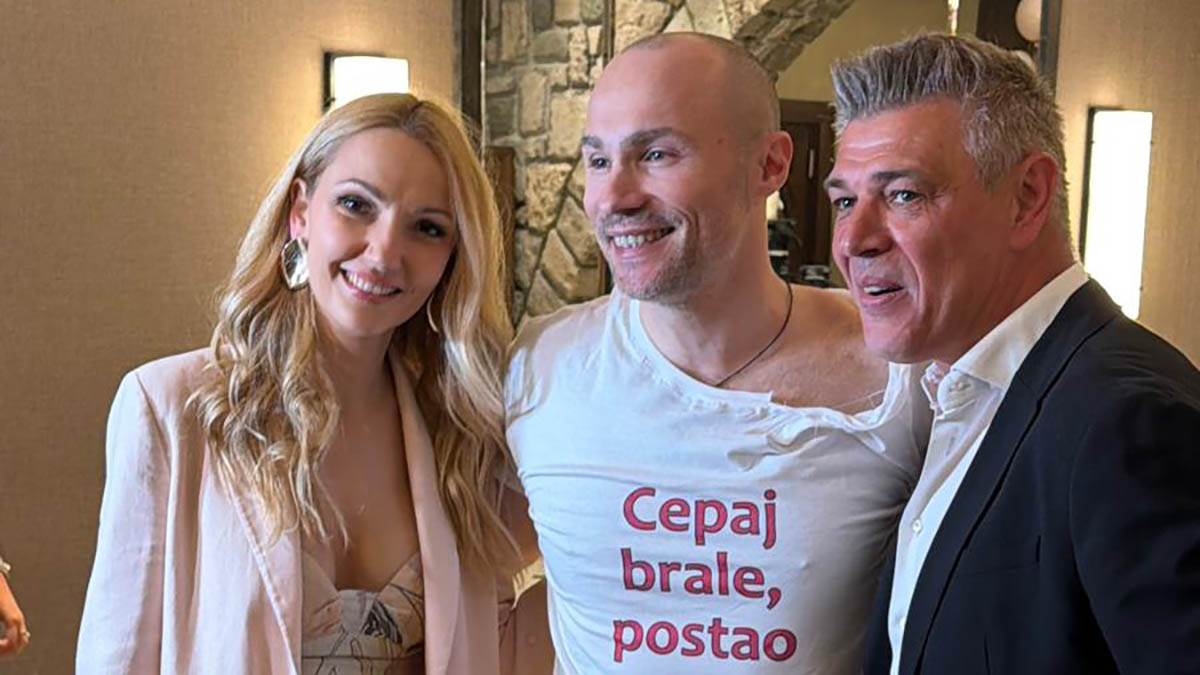 Savo Milošević sa ženom na slavlju kod Sofronijevića: Evo šta je legenda srpskog fudbala prvo uradila