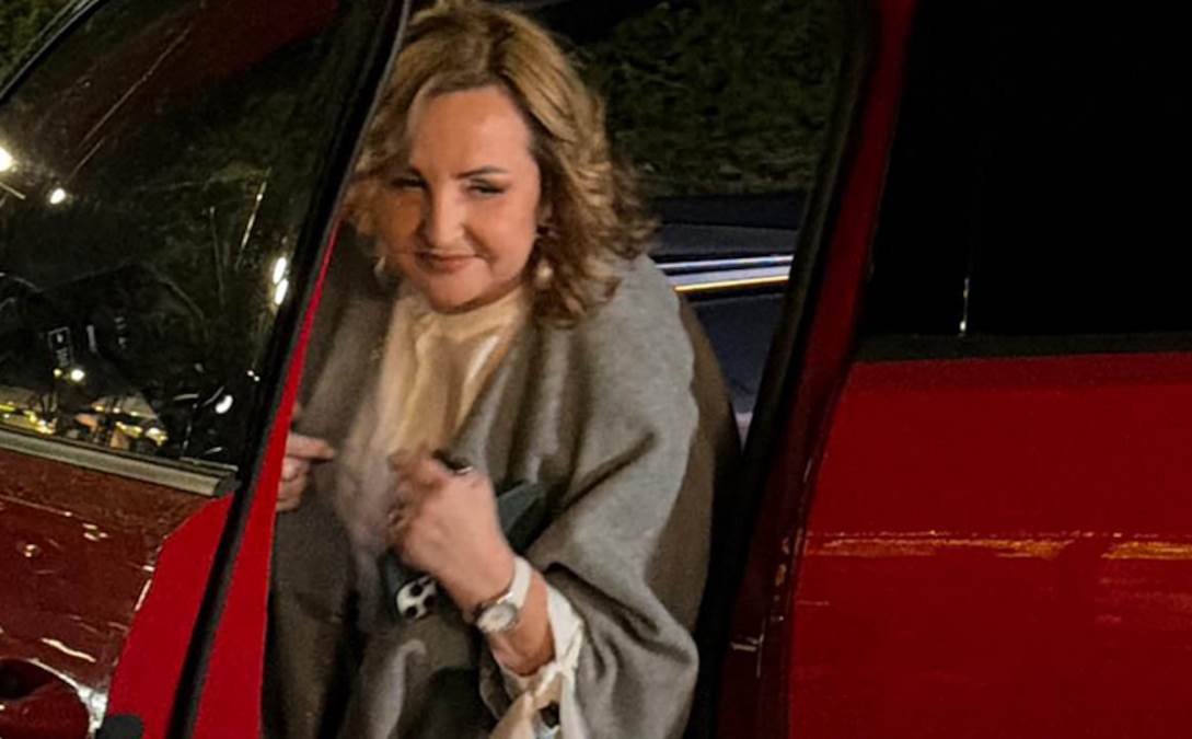 Ana Bekuta poslednja stigla na slavlje: Ponosni tata je ne ispušta iz ruku, dao joj "pelcer" za unuka (Video)