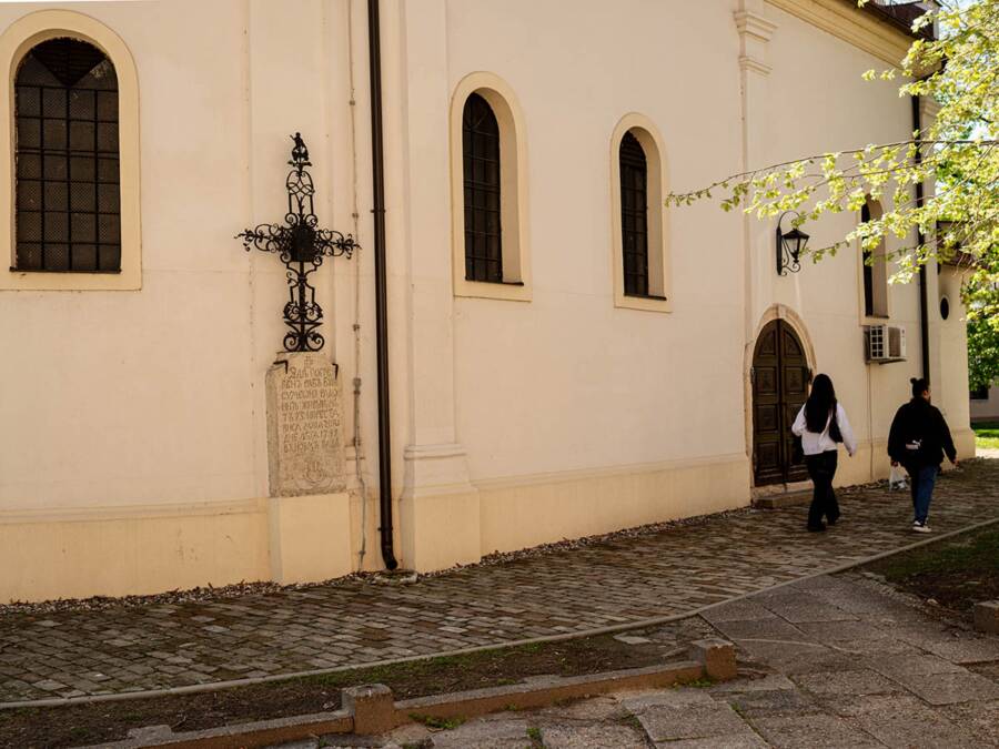 Ajnštajna su u Novom Sadu znali kao "ludog Marićevog zeta", a Milevu je otac nagovorio da krsti decu u ovoj crkvi