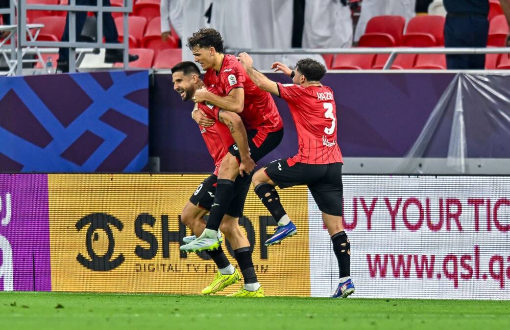 Aleksandar Mitrović doneo trofej posle 8 godina čekanja: Trznuo glavom, pa morao da čeka VAR