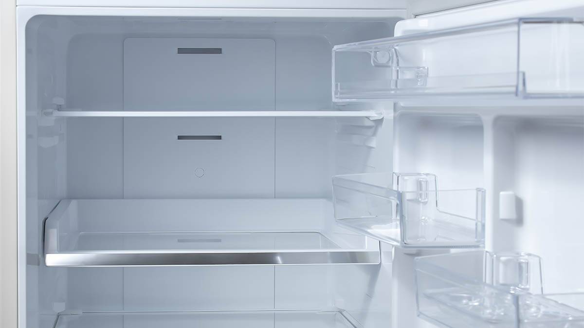 U svakom frižideru postoji ova rupa: Mnogi je godinama ne primećuju, a znate li čemu služi?