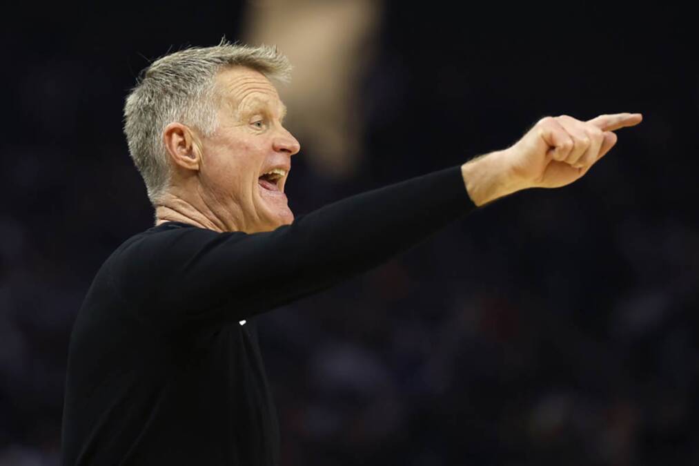 Stiv Ker se predomislio: Ostaje najplaćeniji trener u NBA, ali ima i veliki problem