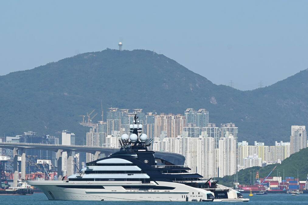 Luksuzna superjahta ruskog milijardera prošla kroz Ormuski moreuz: Zver od 400 miliona evra se u tajnosti provukla