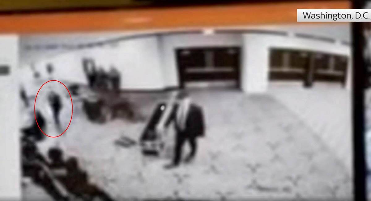 Propust koji je mogao biti koban: Otkriveno kako je napadač ušao na Trampovu večeru, iskoristio je grešku agenta (Video)