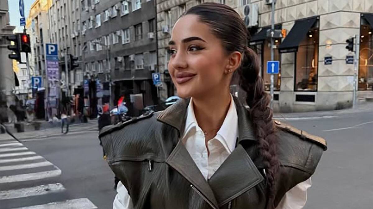 Anđela Đuričić provocira dubokim dekolteom i nikad kraćim minićem: Pokazala savršeno telo nakon pomirenja Gastozom