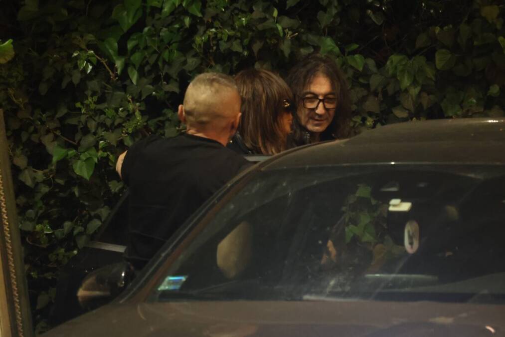 Ljubili se pred gostima na večeri: Paparaco fotke Ane Nikolić i Raleta, on prvi put u javnosti posle operacije (Foto)