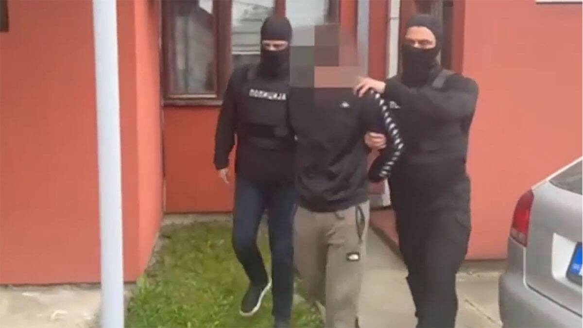 Snimak hapšenja predatora (28) koji je devojčici (12) tražio intimne slike: Munjevita akcija policije (Video) 