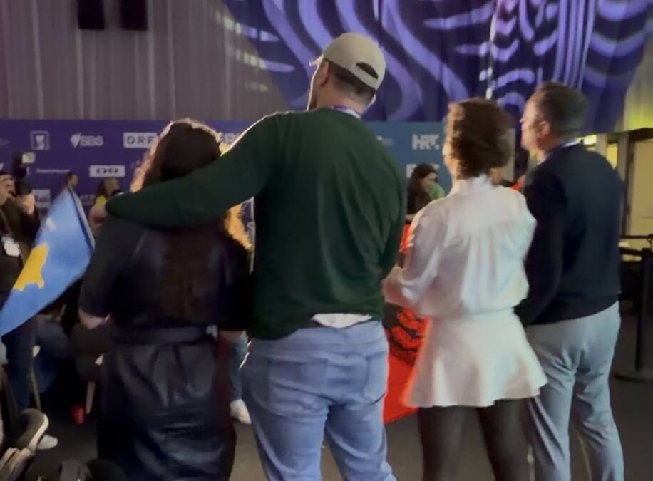 Albanija nastavila da provocira Srbe: U krupnom kadru zastava Kosova, prešli sve granice na Evroviziji (Foto + Video)
