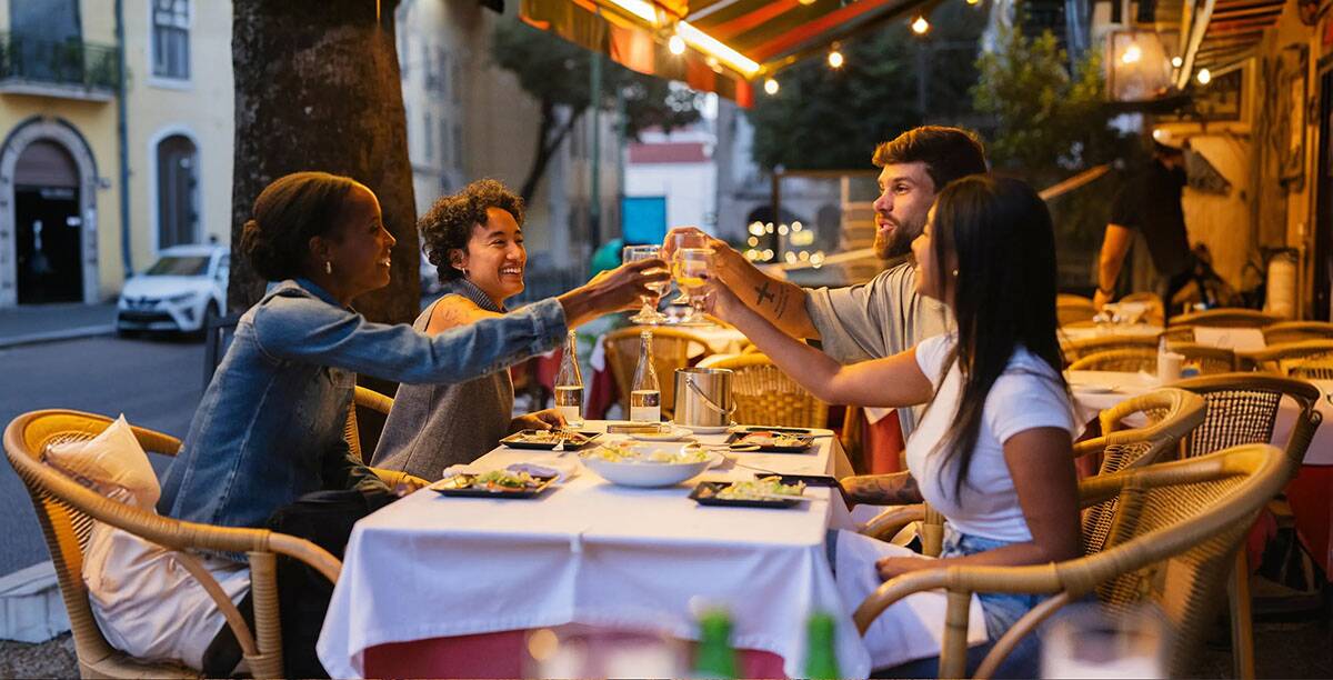 Izveštaj „Trendovi putovanja 2026“ pokazuje: Evropa i dalje globalni centar putovanja usmerenih na kulturu, gastronomiju