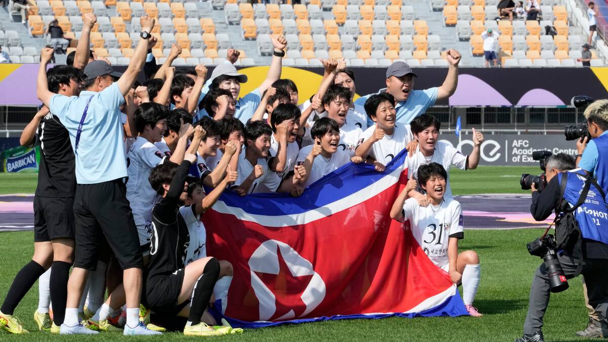 Prešle granicu i visoko podigle zastavu Severne Koreje: Zabranjena zakonom, ali morali su da ćute i gledaju