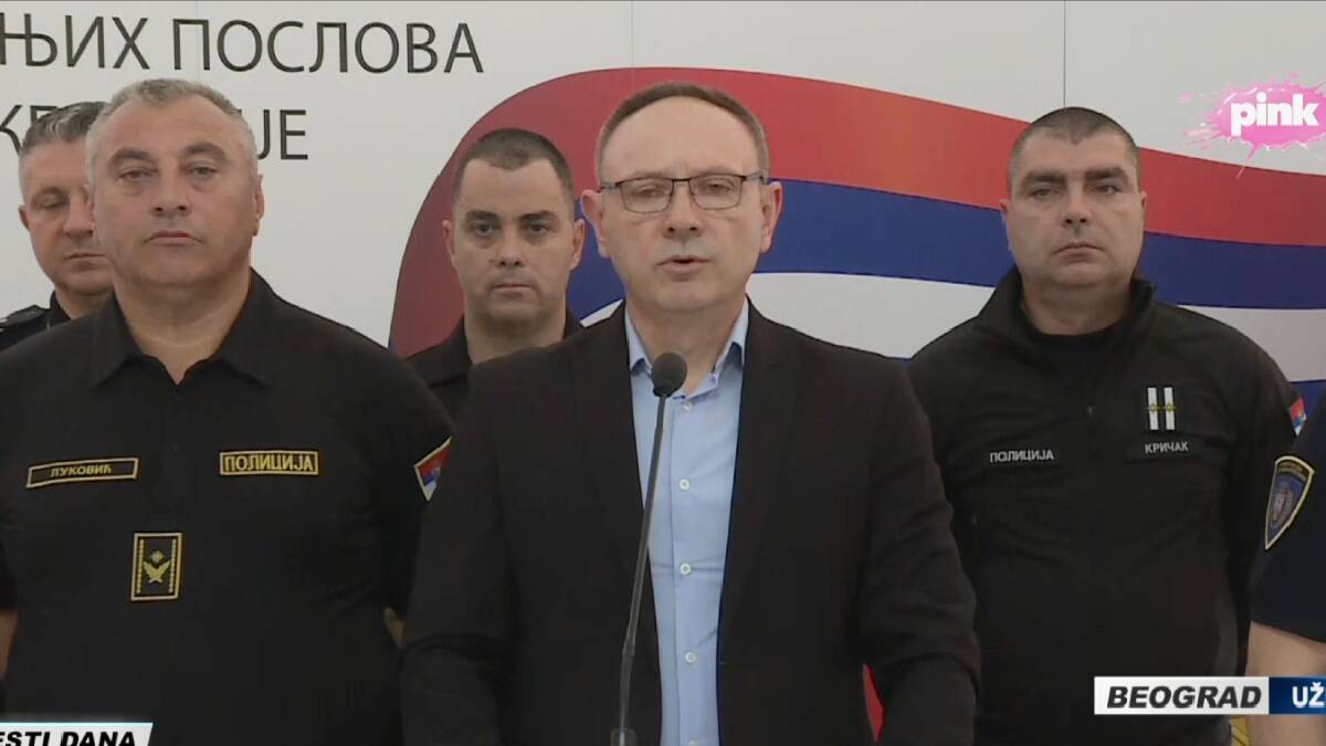 Oglasio se MUP: Direktor policije Vasiljević objavio procenu broja prisutnih na skupu na Slaviji