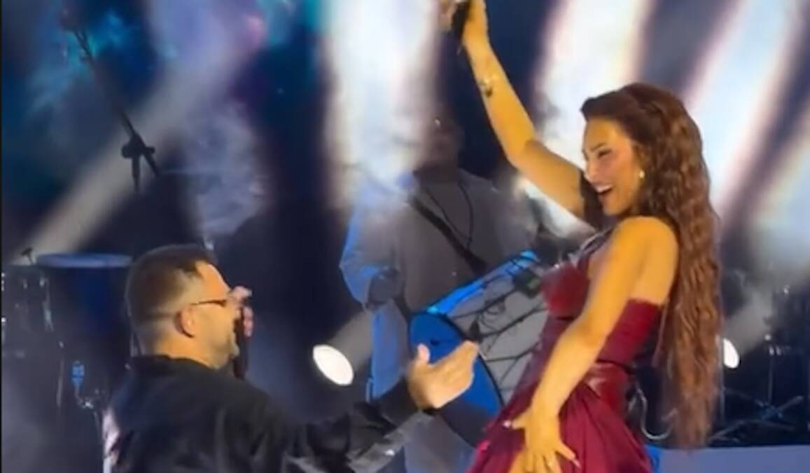 Cela sala vrištala kad je stao na binu: Poznati reper gost na Senidinom koncertu, usred pesme pao na kolena (Video)