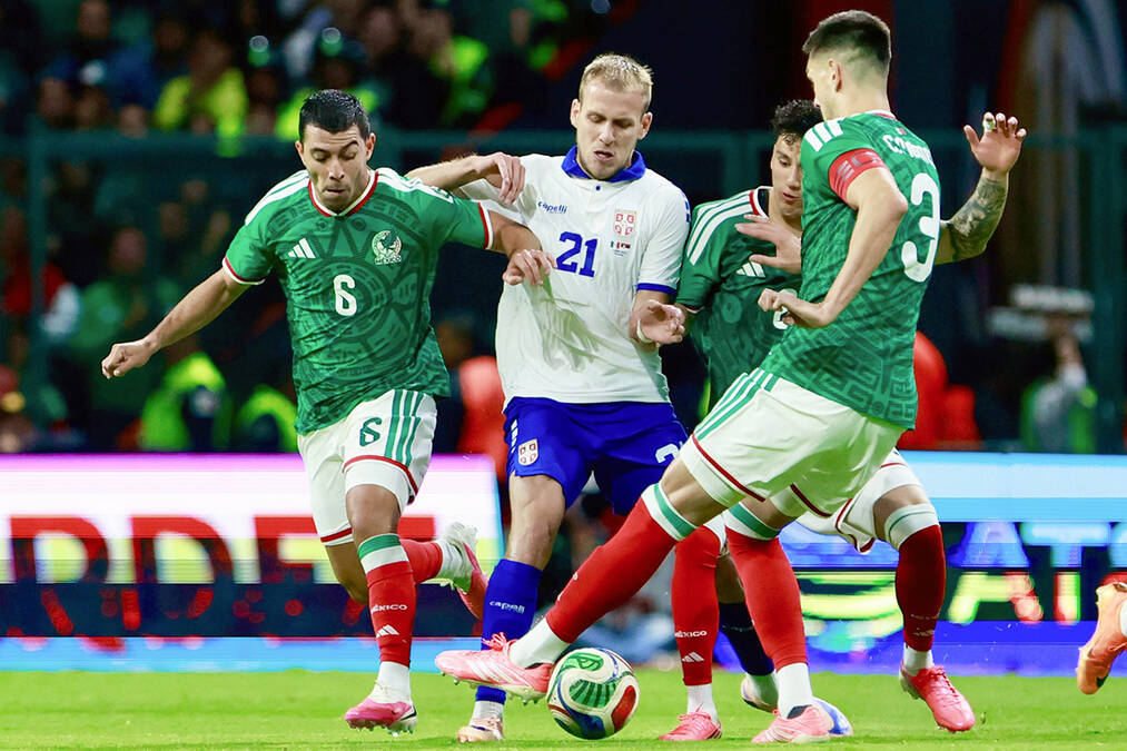 Reprezentacija Srbije tone na FIFA rang listi: Skoro 10 godi