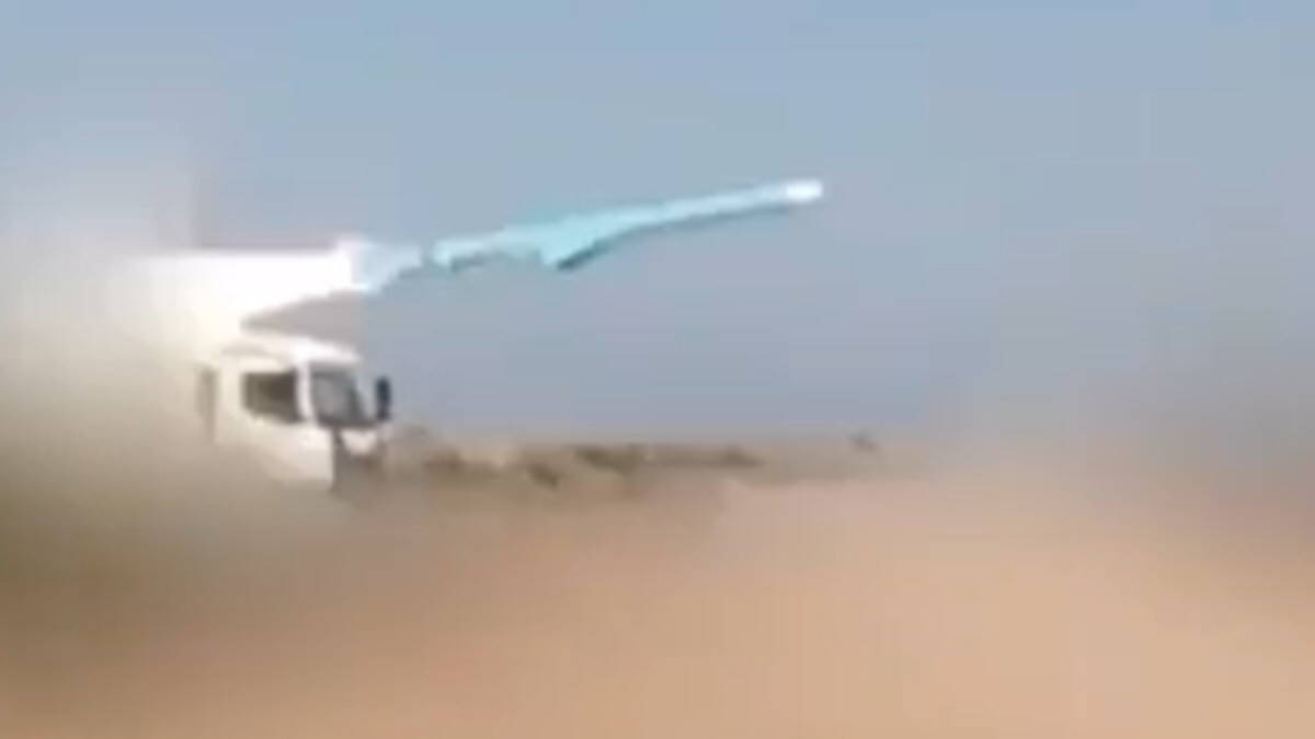 Tenzije ponovo na vrhuncu: Iran ispalio rakete na američke ratne brodove u Omanskom zalivu (Video)