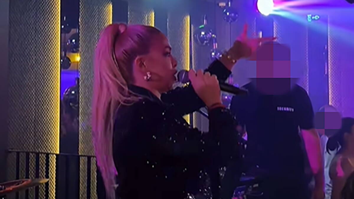 Milica Todorović zaustavila nastup, pa ušla u raspravu sa pu