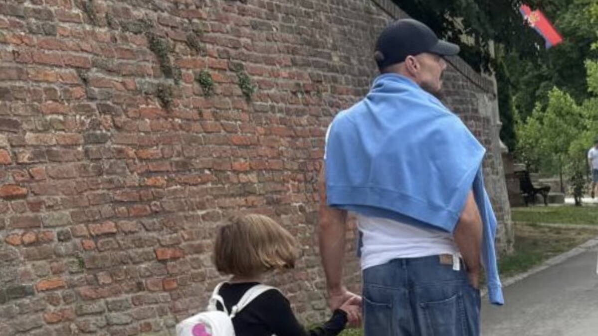 Beograđani u šoku zbog Rikija Martina na Kalemegdanu: Šetao sa decom, pa otkrio šta stvarno misli o našem gradu