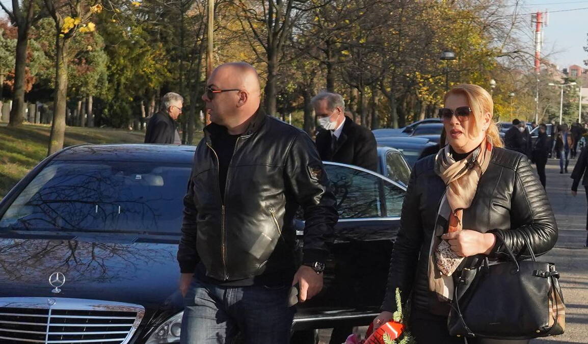 "Čuvala je pletenicu mrtve ćerke": Majka naše poznate pevačice izgubila troje dece, otvorila dušu o tragediji