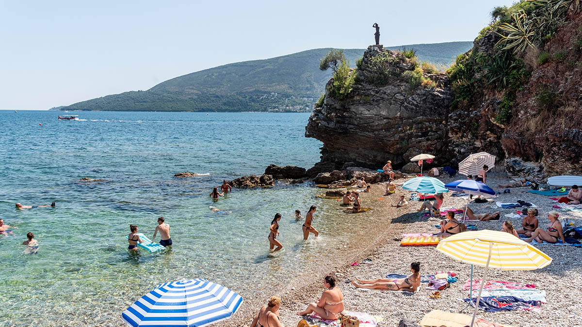 Crnogorci planiraju neradni petak jednom mesečno: Evo kako bi produženi vikend funkcionisao
