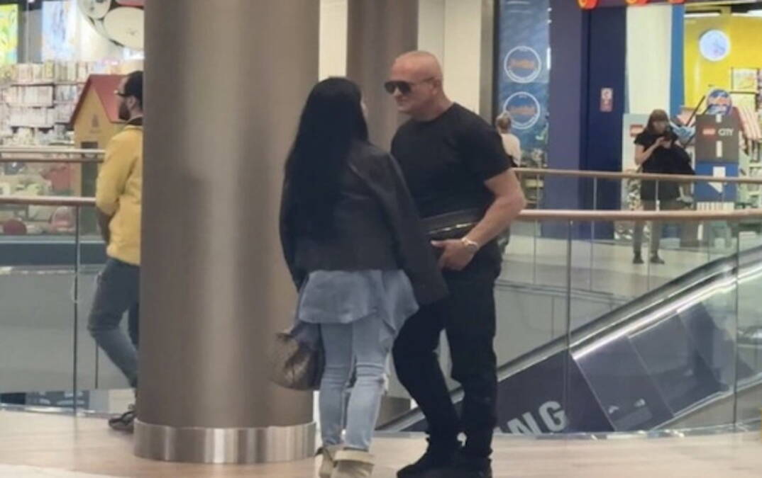 Tina Ivanović uhvaćena s bivšim: Posle razvoda joj javno izjavio ljubav, sad pao poljubac u tržnom centru (Foto)