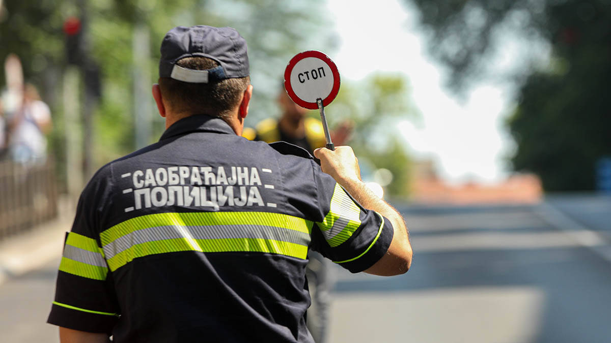 Presretači za manje od 24 sata zaustavili trojicu bahatih vozača: Jedan vozio 244 km/h, drugi pijan jurio kroz Zemun