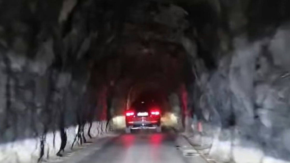 "Umrli smo od straha kad smo ušli unutra": Misteriozni tunel na hrvatskom ostrvu ledi krv turistima (Video)
