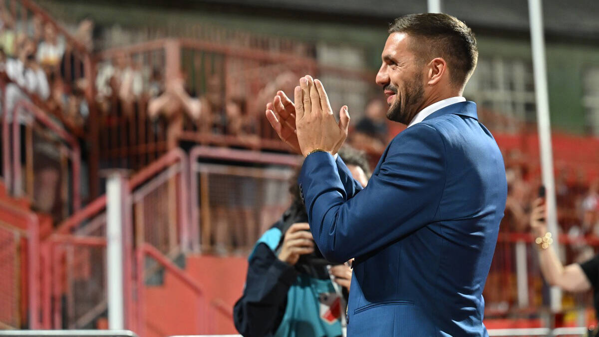 Dušan Tadić sišao na teren i ostao bez reči: Pogledajte kako su ga dočekali navijači u Novom Sadu