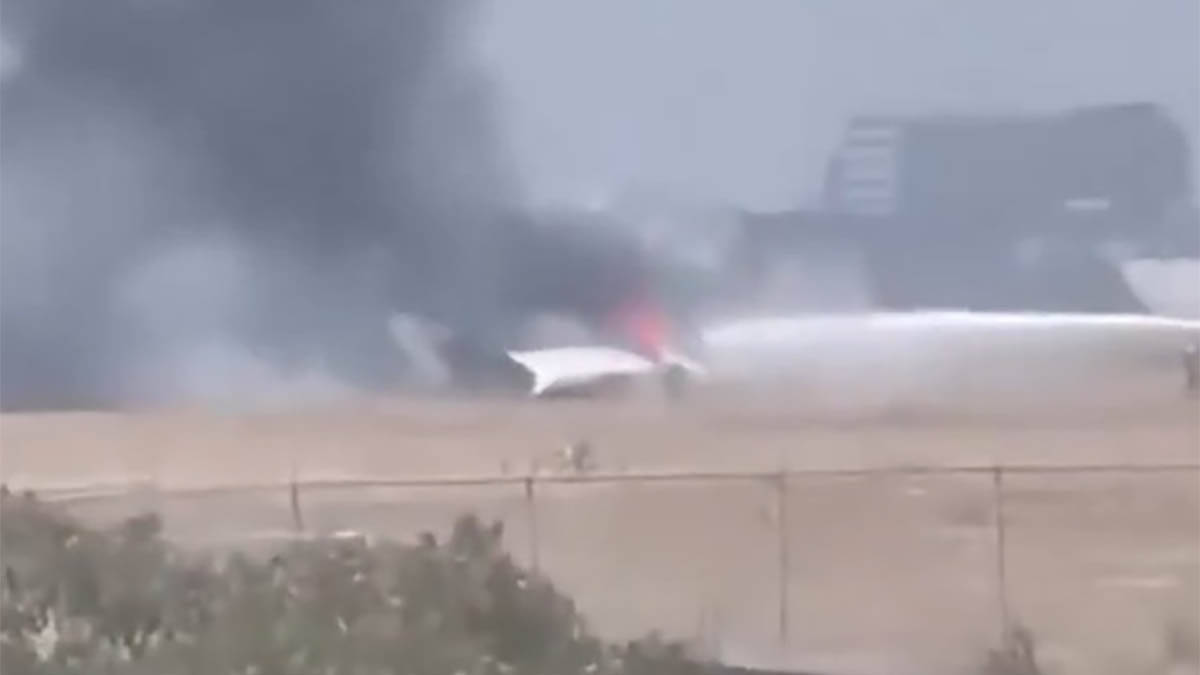 Pao američki ratni avion: Drama u vojnoj bazi u San Dijegu, pojavio se snimak nesreće (Video)