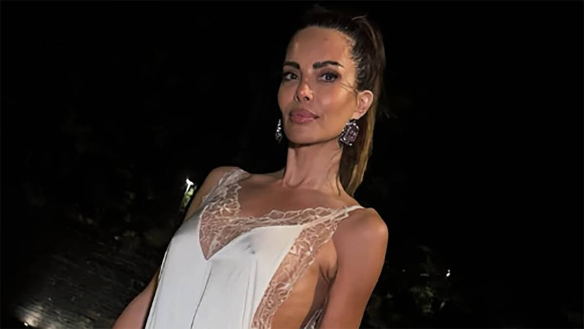 Nikolina Pišek u providnom kombinezonu pokazala savršenu figuru: Čipka i veš u boji kože privukli sve poglede