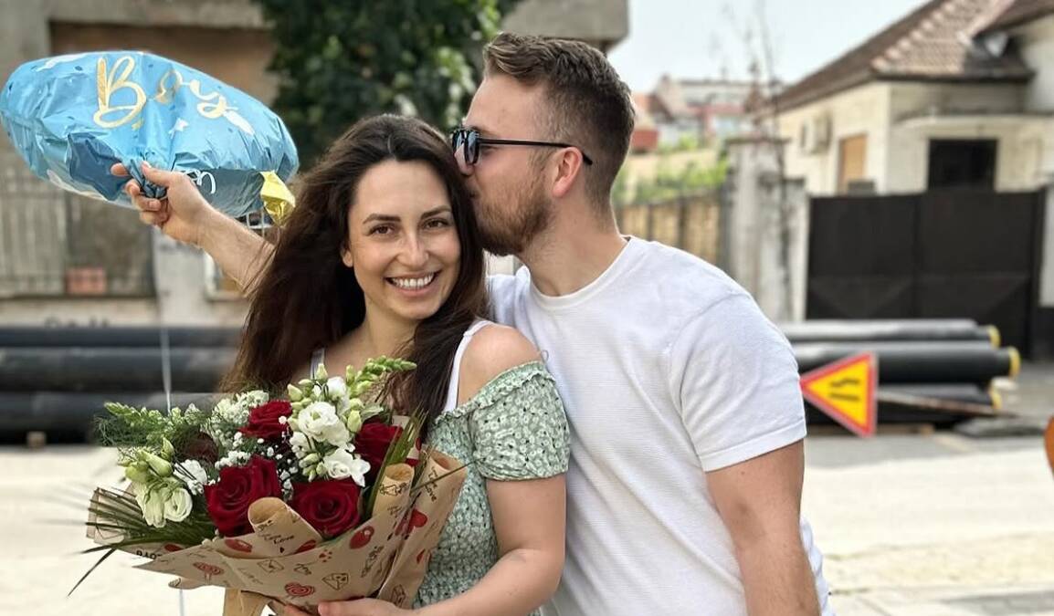 Žena poznatog srpskog influensera se porodila u bazenu: Nikola odmah podelio prve fotografije
