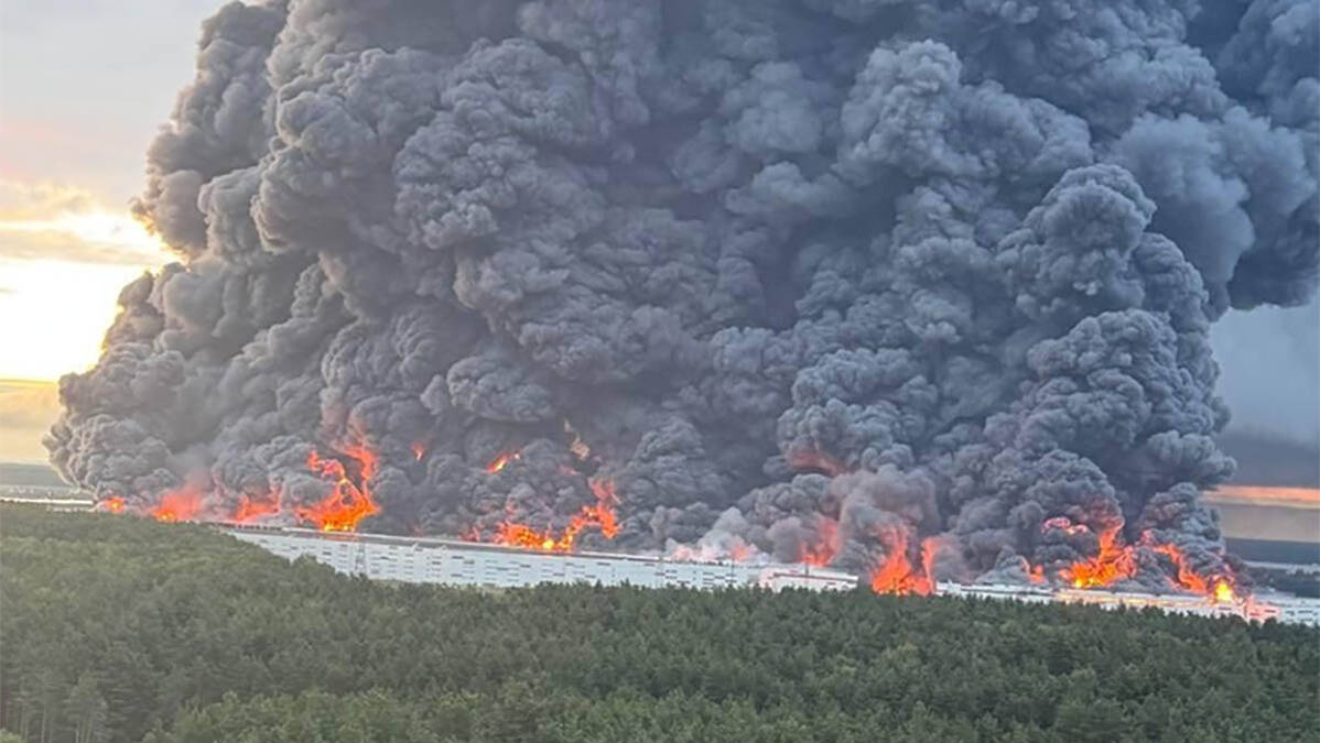 (Video) Nezapamćeni udar, oglasila se i vojska: Roj projektila zasuo Rusiju, 600 letelo pravo na Moskvu, ima mrtvih